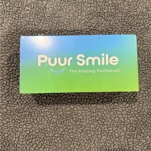 Flossing Toothbrush - Blue and Green